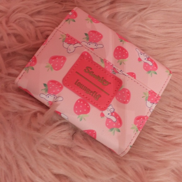 Loungefly Cinnamoroll Strawberry Backpack and Wallet Set - Picture 3 of 7
